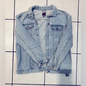 Jean Jacket. Size Large